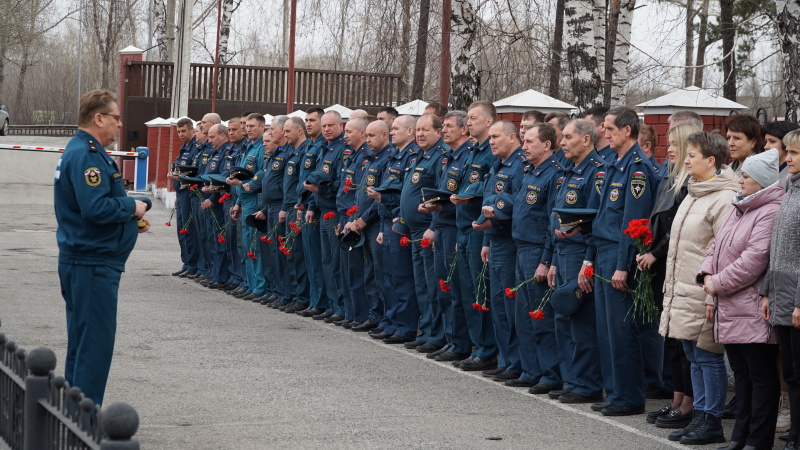 Возложение цветов к монументам погибших горноспасателей в Кемеровской области – Кузбассе