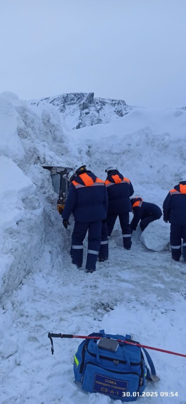 Горноспасатели отработали вводную в рамках учений «Безопасная Арктика-2025»