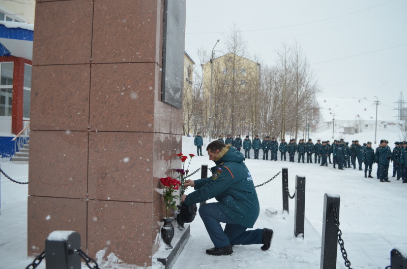 Возложение цветов в память о погибших на шахте «Северная» АО «Воркутауголь»