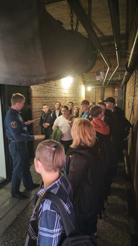 Экскурсия по Новокузнецкому ВГСО для школьников