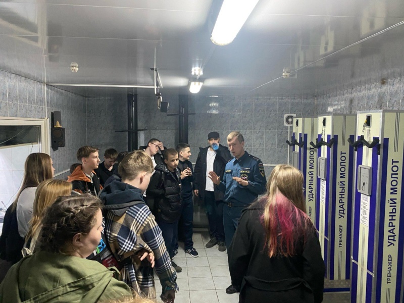Экскурсия по Новокузнецкому ВГСО для школьников
