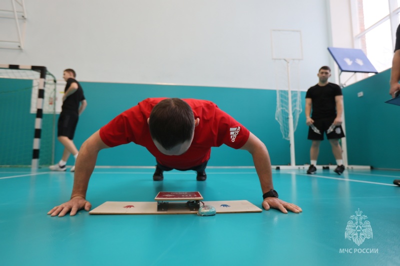 Третье место в силовом многоборье заняли горноспасатели