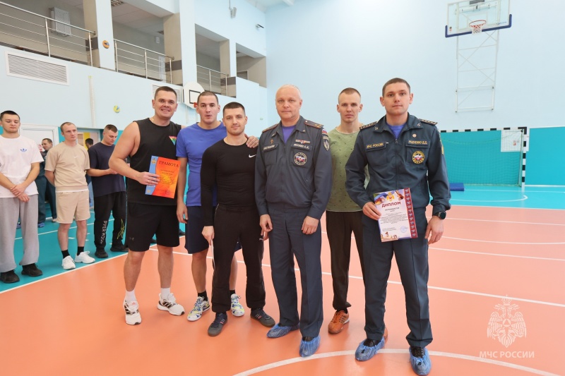 Третье место в силовом многоборье заняли горноспасатели