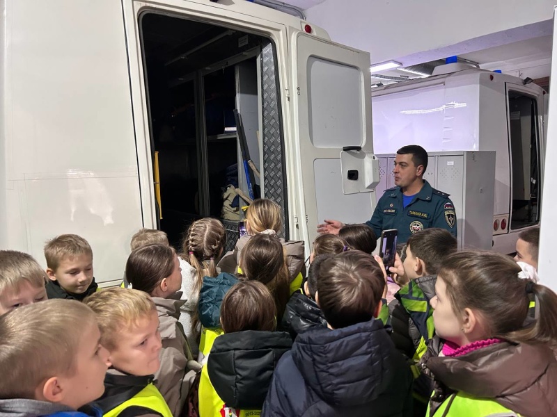 Экскурсия для школьников в ВГСВ № 3 Кемеровского ВГСО