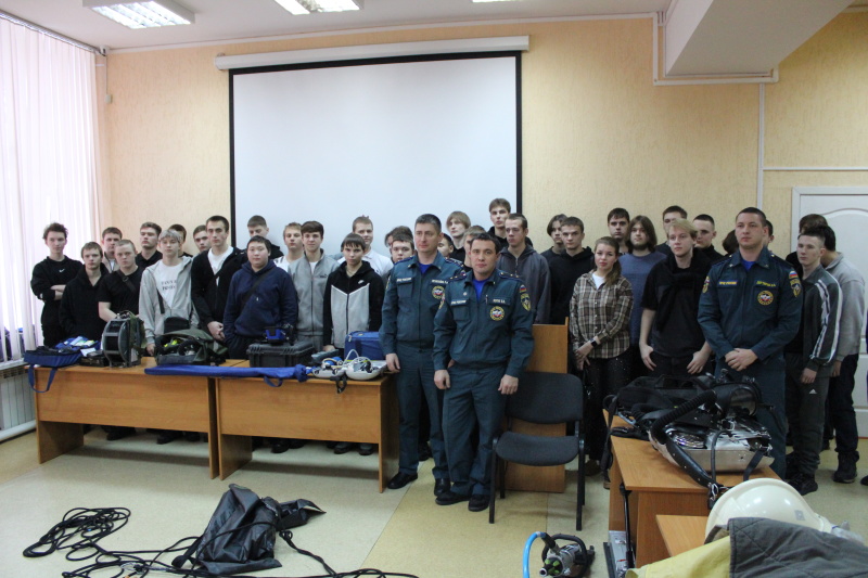 В Кемерове прошла встреча горноспасателей со студентами-горняками