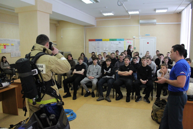 В Кемерове прошла встреча горноспасателей со студентами-горняками