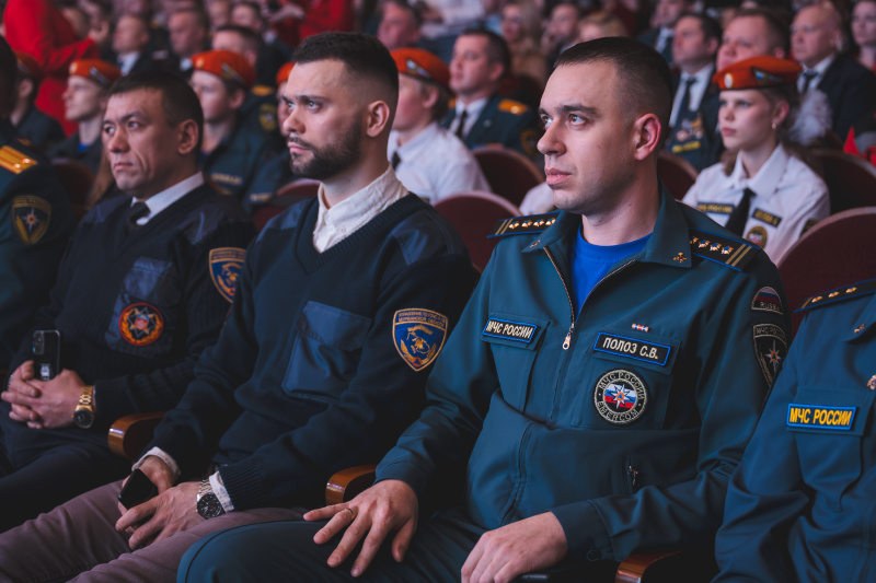 Горноспасатели Мурманской области награждены в канун Дня спасателя