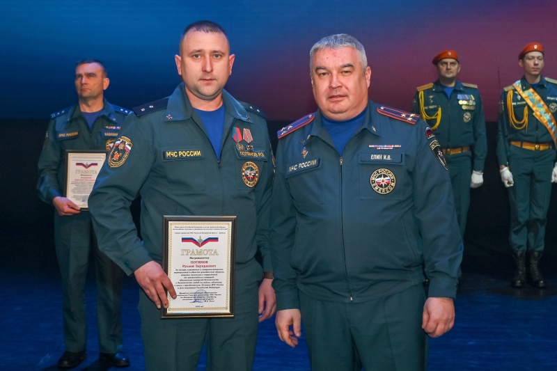 Спасатели Кузбасса отмечены высокими наградами в преддверии профессионального праздника