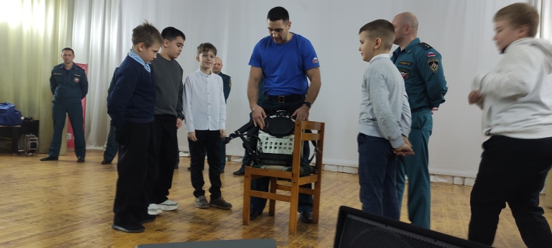 Профориентационный мастер-класс «Профессия - Горноспасатель» состоялся в Железногорске