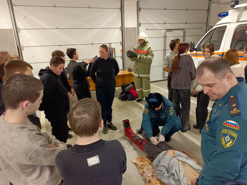 Школьники Копейска примерили на себя роль горноспасателей
