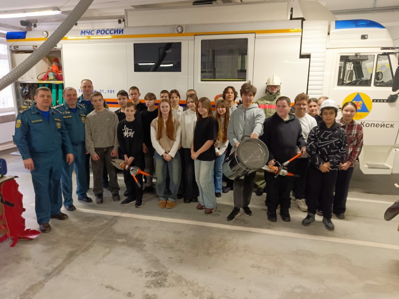 Школьники Копейска примерили на себя роль горноспасателей