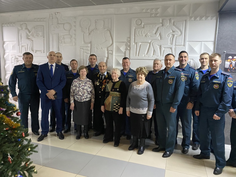 Ветераны горноспасательной службы Урала приняли участие в торжествах в честь 35-летия МЧС России