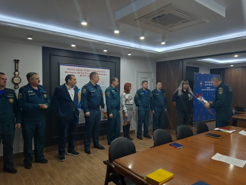 В преддверии Дня спасателя РФ работники ВГСЧ отмечены ведомственными наградами