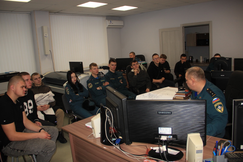 Будущие спасатели и воспитанники детдома познакомились с работой Прокопьевских горноспасателей