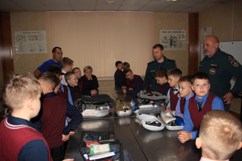Будущие спасатели и воспитанники детдома познакомились с работой Прокопьевских горноспасателей