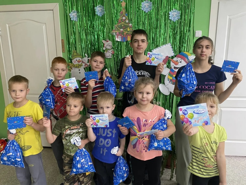 Новогоднее чудо от ВГСЧ: горноспасатели поздравили воспитанников центра «Радуга»