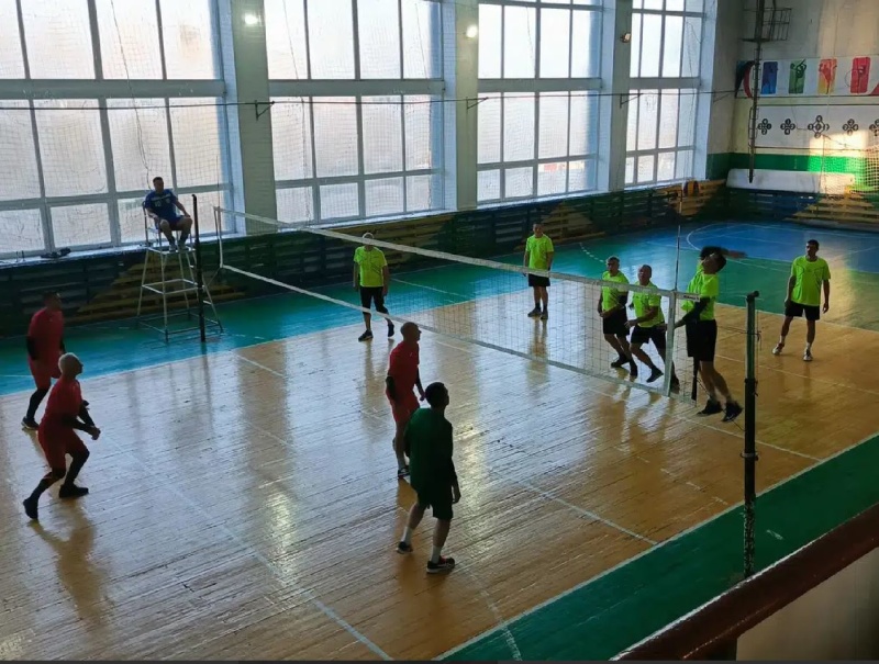 В Краснодоне прошел волейбольный турнир в честь 35-летия МЧС России