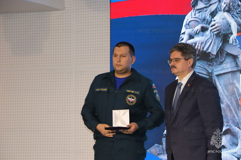 В Магадане торжественно отметили День спасателя РФ