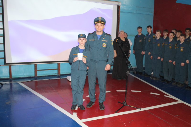 В Черногорске прошло посвящение в кадеты МЧС России
