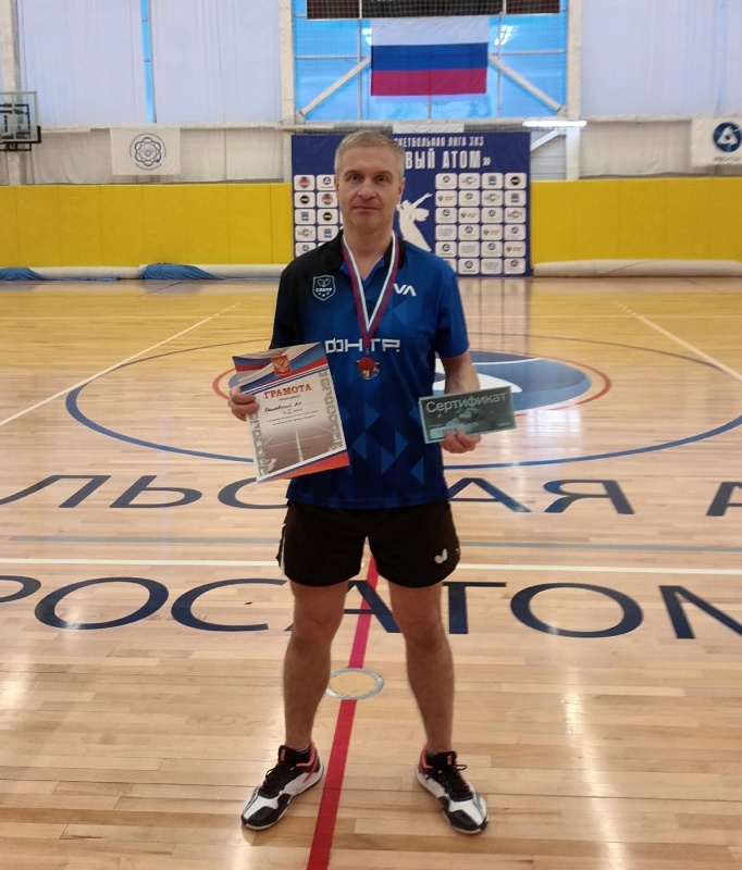 Дружеский теннисный турнир в честь Дня защитника Отечества прошёл в Полярных Зорях