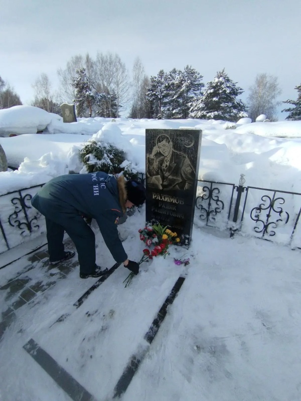 В Кузбассе почтили память горноспасателей, героически погибших при ликвидации аварии на шахте «Есаульская»