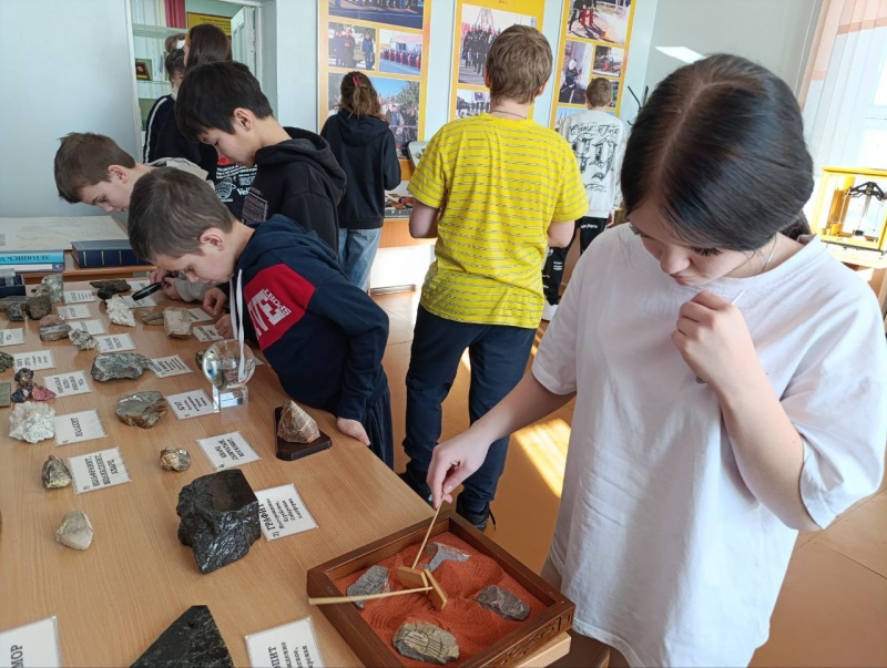 Воспитанникам реабилитационного центра рассказали о героической профессии спасателя