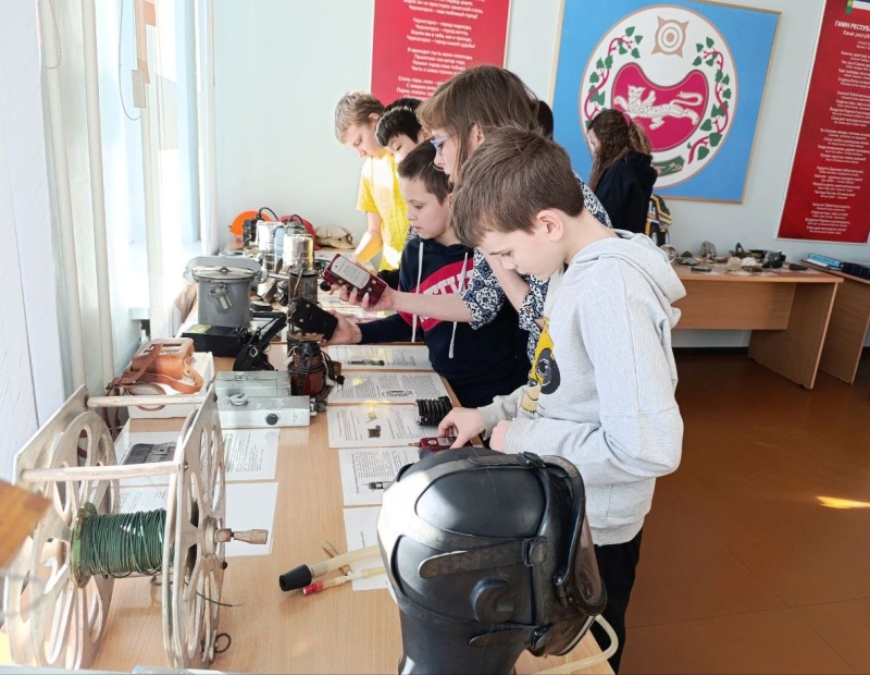 Воспитанникам реабилитационного центра рассказали о героической профессии спасателя