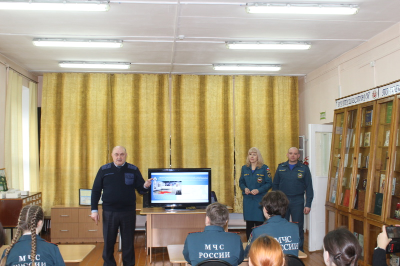 Кадеты Белоярской школы познакомились с работой горноспасателей  Восточной Сибири