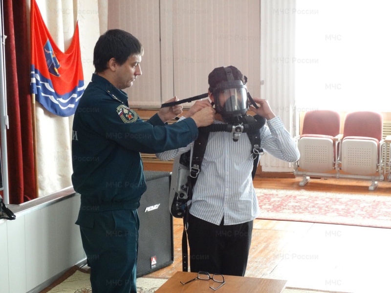 Урок мужества и профориентации: школьники узнали о профессии горноспасателя