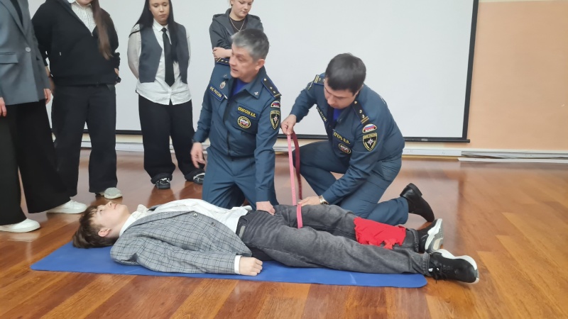 Специалисты ВГСО Прикамья провели мастер-классы по первой помощи для Березниковских гимназистов