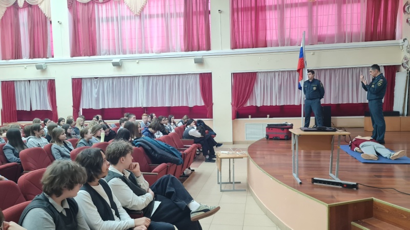 Специалисты ВГСО Прикамья провели мастер-классы по первой помощи для Березниковских гимназистов