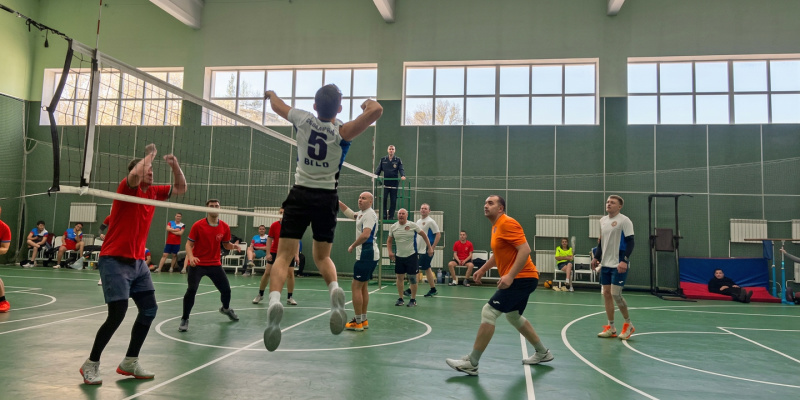 В Кузбассе прошли соревнования по волейболу