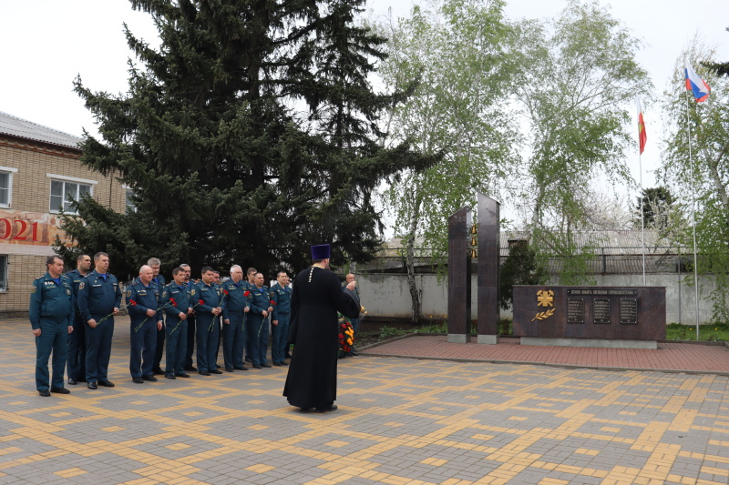В память о павших героях: горноспасатели почтили своих товарищей