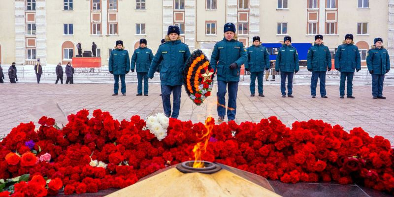 В День 81-й годовщины Победы норильчане возложили цветы к мемориалам воинской славы