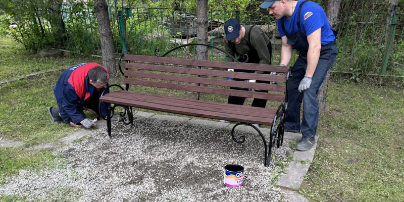 Уборка территории и косметический ремонт «Аллеи горноспасателей»