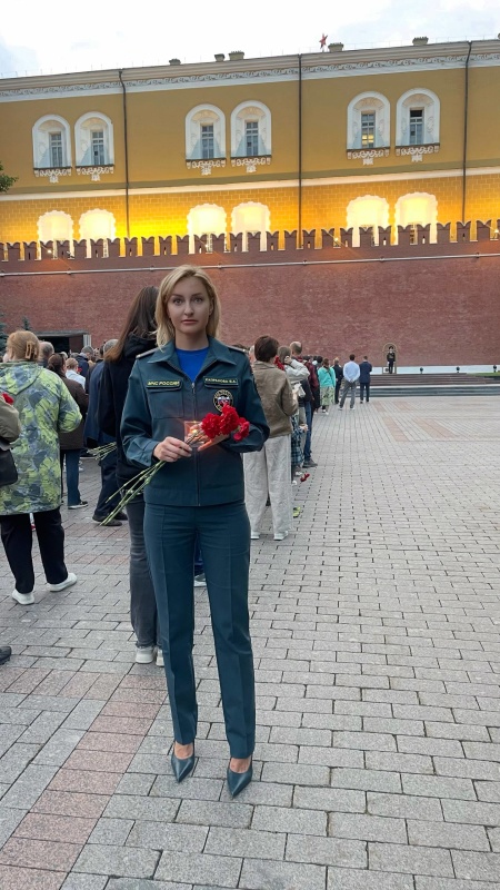 Память на рассвете: возложение цветов к Могиле Неизвестного Солдата