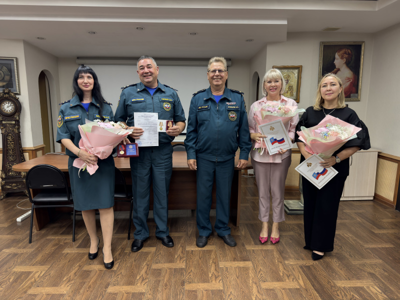 В филиалах ФГУП «ВГСЧ» торжественно отметили День Государственного флага Российской Федерации