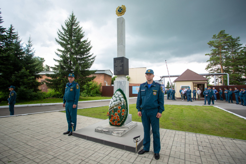 Возложение цветов