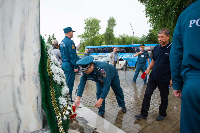 Возложение цветов