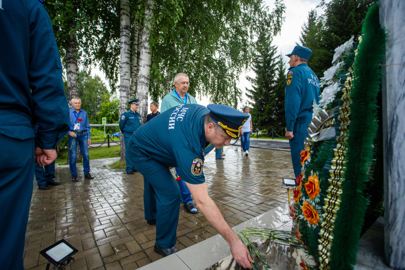 Возложение цветов