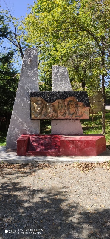Братская могила горноспасателям, погибшим при исполнении служебного долга